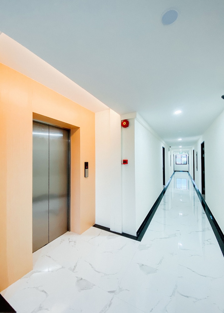 GP House Bangkok Sukhumvit Onnut BTS Skytrain — 5-Star Luxury Hotel in Bangkok, Thailand