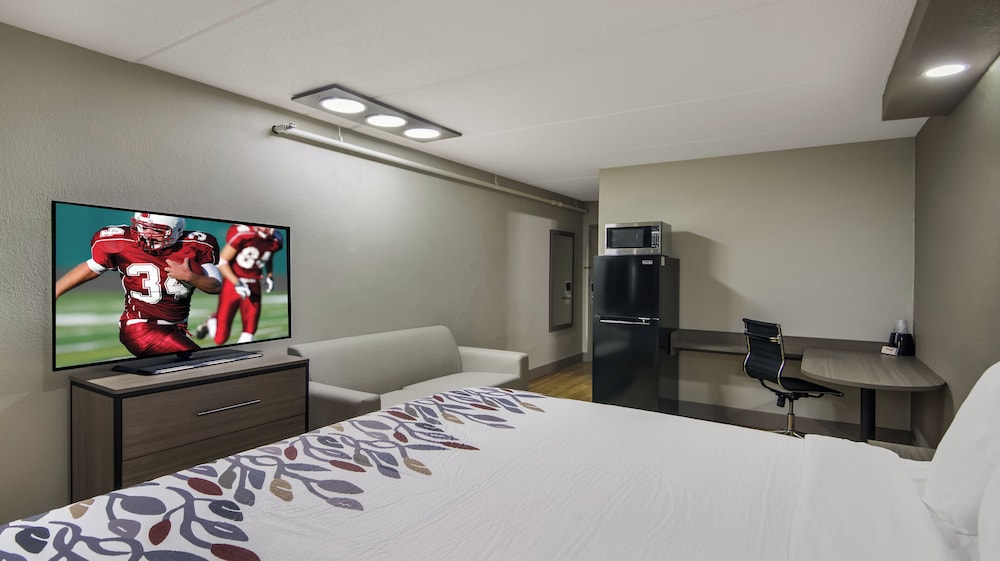 Red Roof Inn Chicago N Aurora Naperville - photo 12