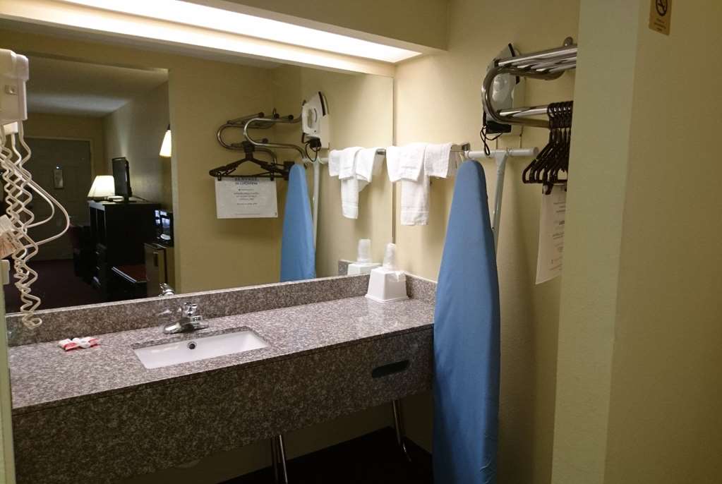 Travelodge by Wyndham Knoxville East - photo 7