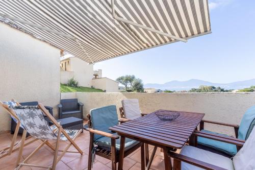 Studio Appartment 303 — 4-Star Luxury Hotel in Grosseto-Prugna, France