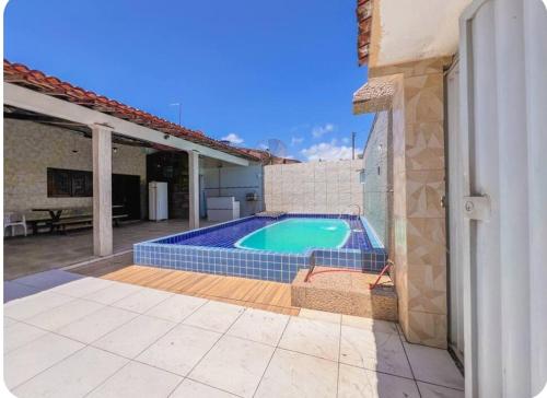 Anderson in Unknown City, Brasil