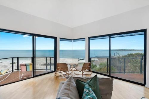 Casa Blanca 2 4 Heggerton St McCracken No Linen Included — 4-Star Luxury Hotel in Mccracken, Australia