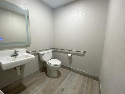 Microtel Inn & Suites by Wyndham Winston Salem - photo 18