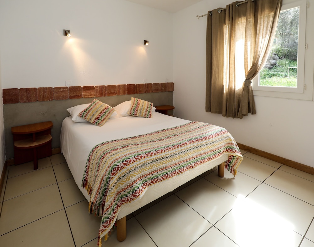 Hotel Macchie E Fiori in Figari, France