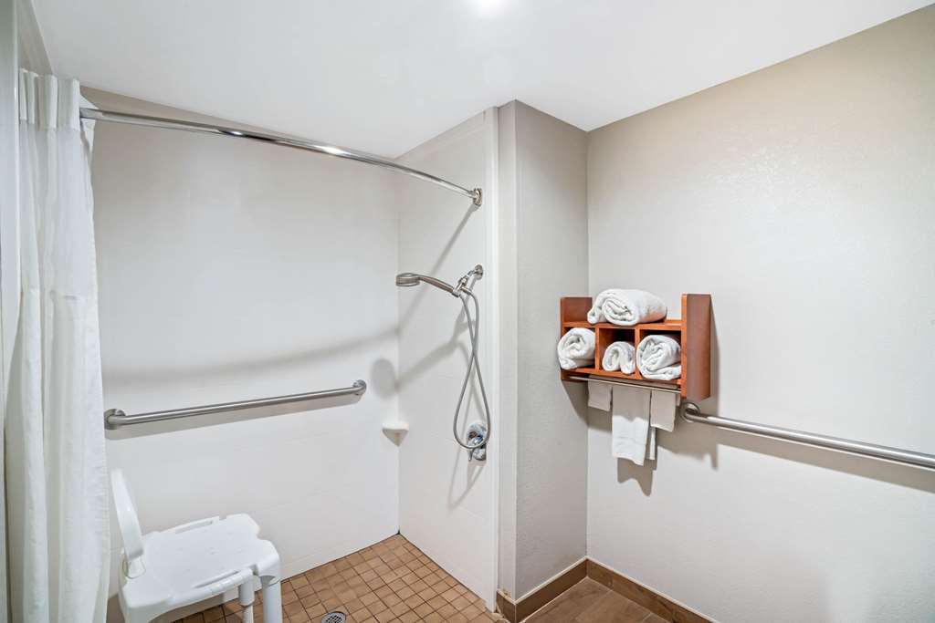 La Quinta Inn & Suites by Wyndham Knoxville North I 75 - photo 23