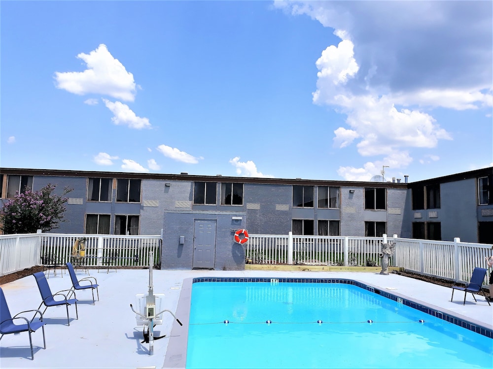 Madison Inn and Suites - photo 56