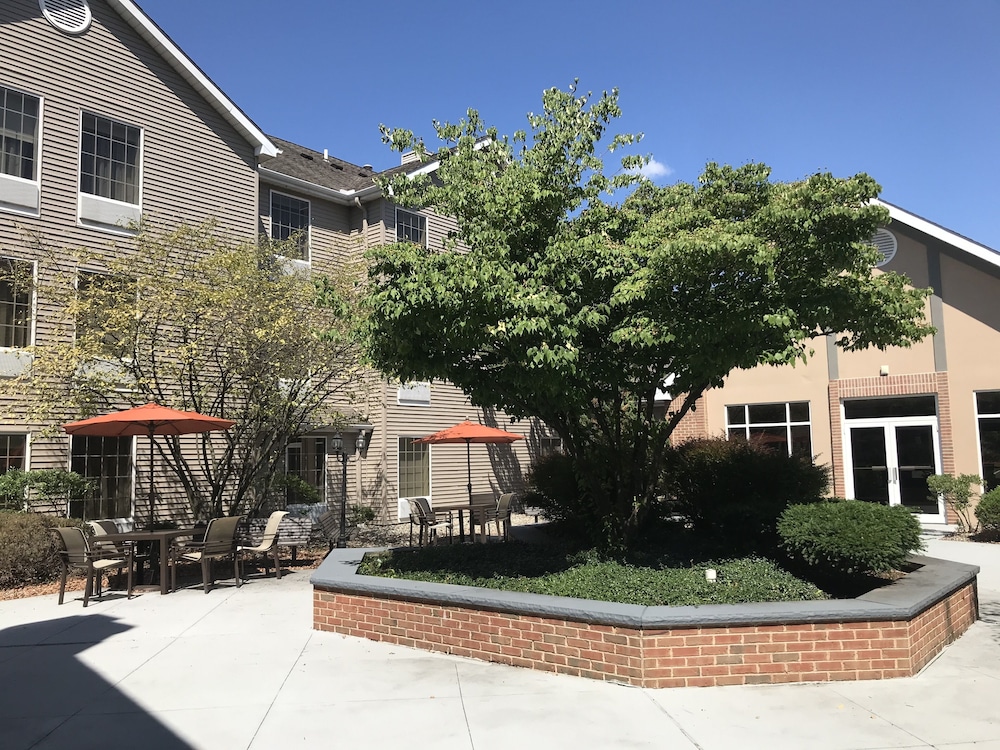 Hampton Inn & Suites Bethlehem - photo 42