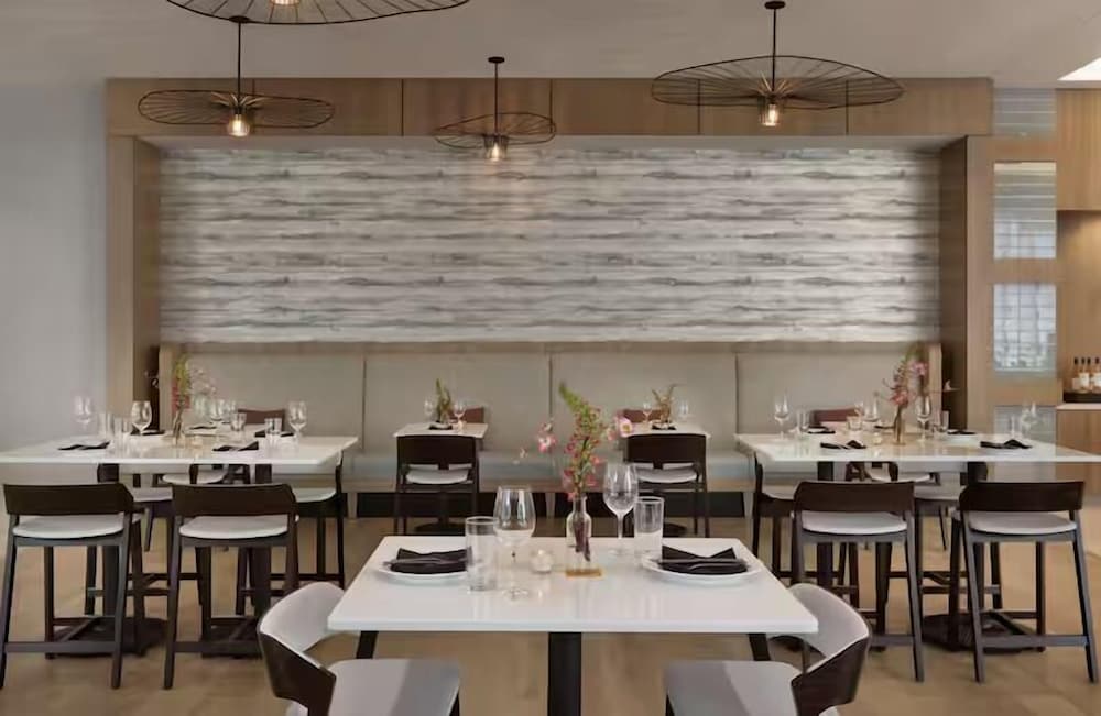 Hilton Garden Inn Austin Central - photo 42