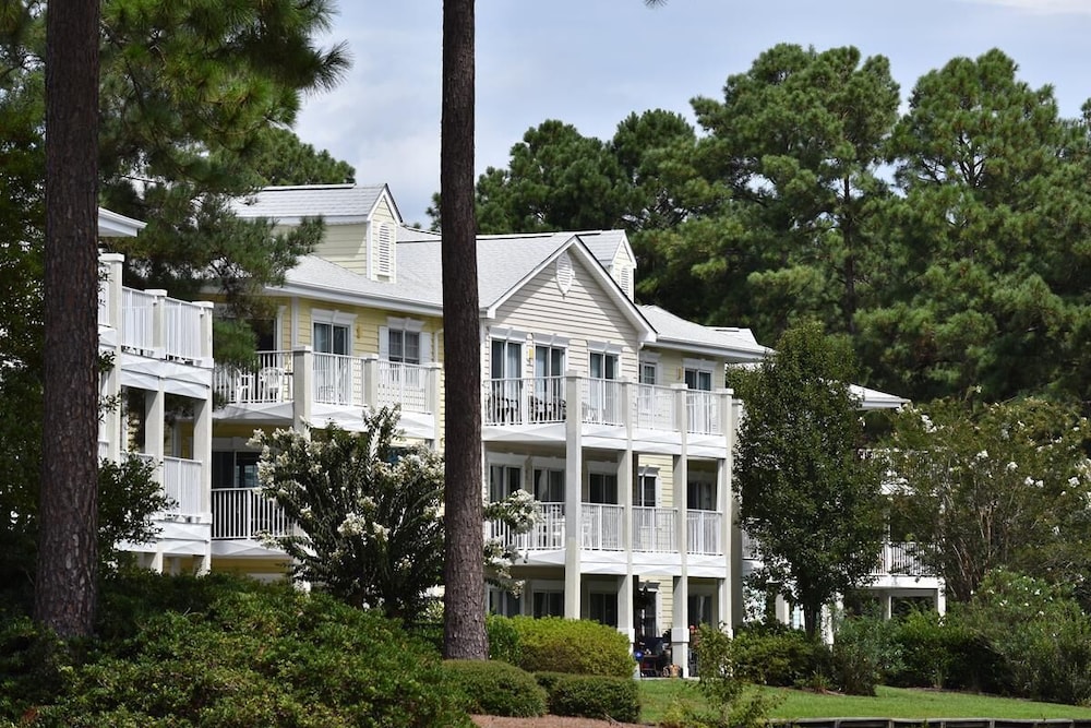 Golf Resort Villa 509 within Walking Distance to Food and the Pool by RedAwning - photo 34
