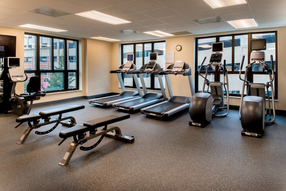 Hampton Inn & Suites National Harbor Alexandria Area - photo 23