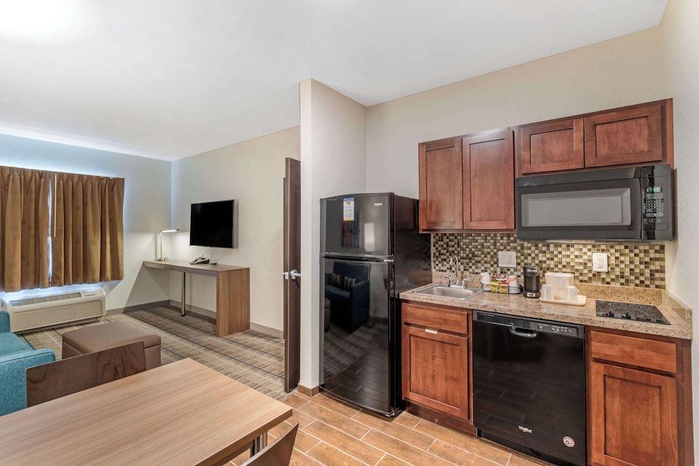 MainStay Suites Denver International Airport - photo 11