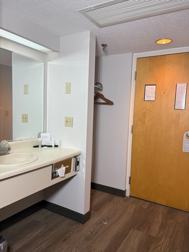 The Northeastland Hotel - photo 14