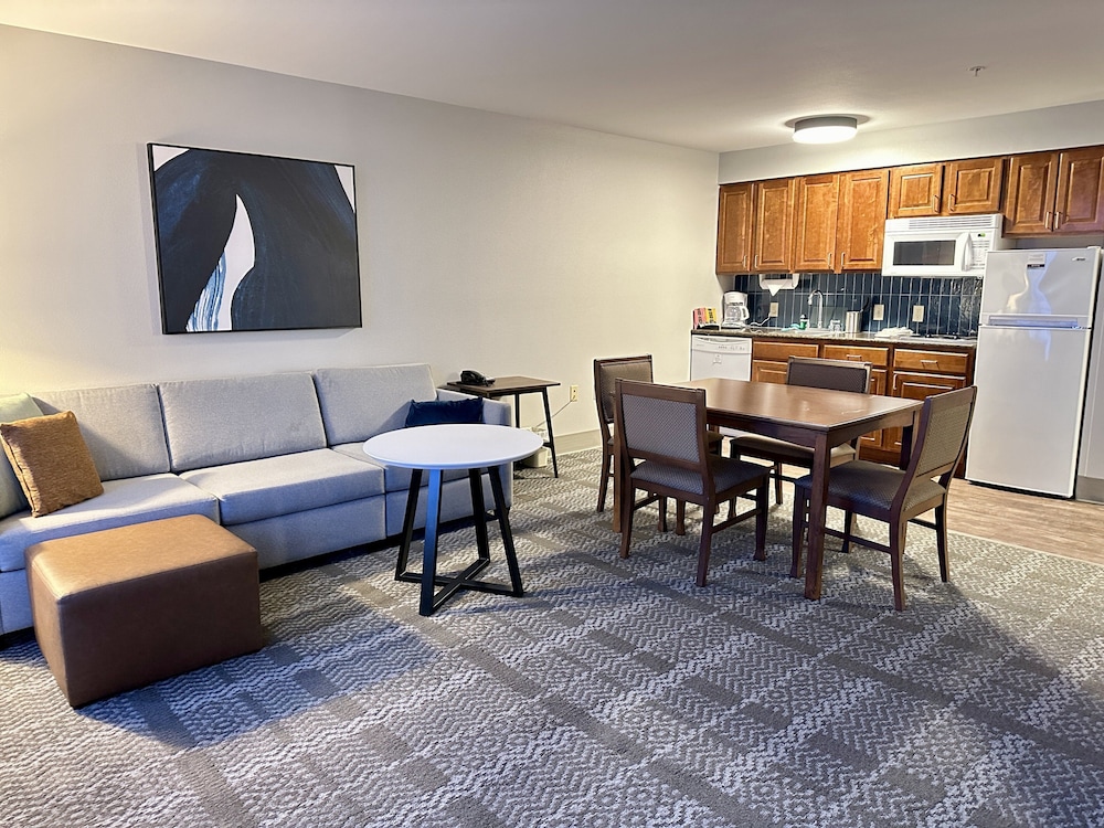 Staybridge Suites Milwaukee West Oconomowoc by IHG - photo 46