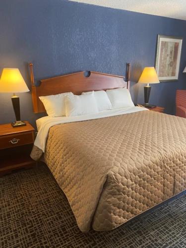Andy Griffith Parkway Inn - photo 24