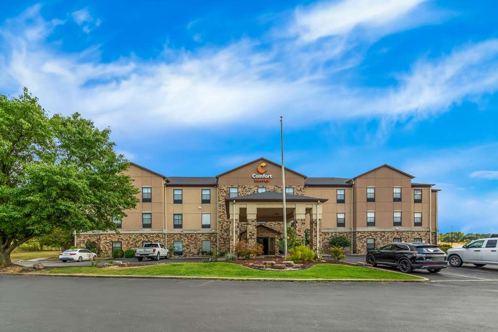 Comfort Suites Vincennes - carbon neutral hotel in Vincennes