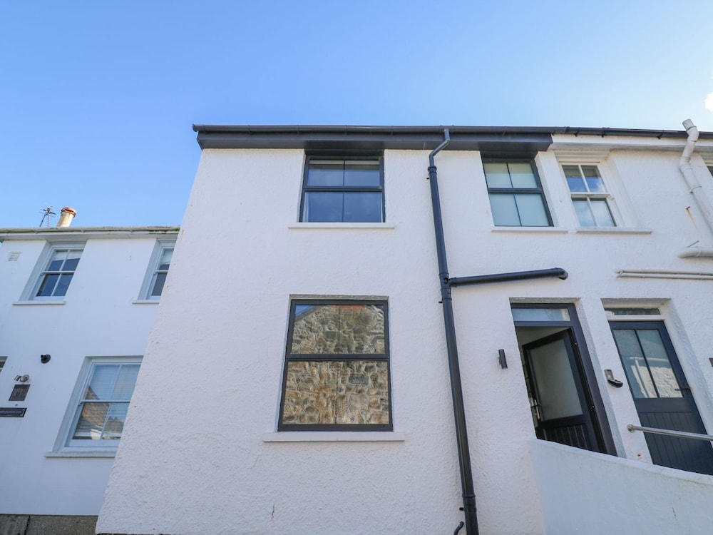 2 Salubrious Terrace - last minute hotel in St Ives