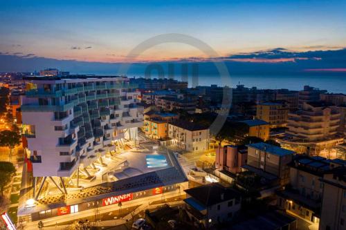 Podium QUI VENDE Immobiliare per solo Famiglie — 4-Star Luxury Hotel in Lido Di Jesolo, Italy