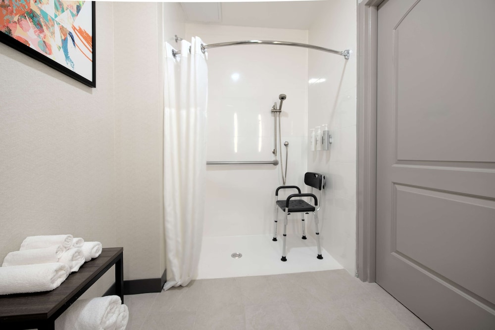 Hilton Garden Inn Newport News - photo 17