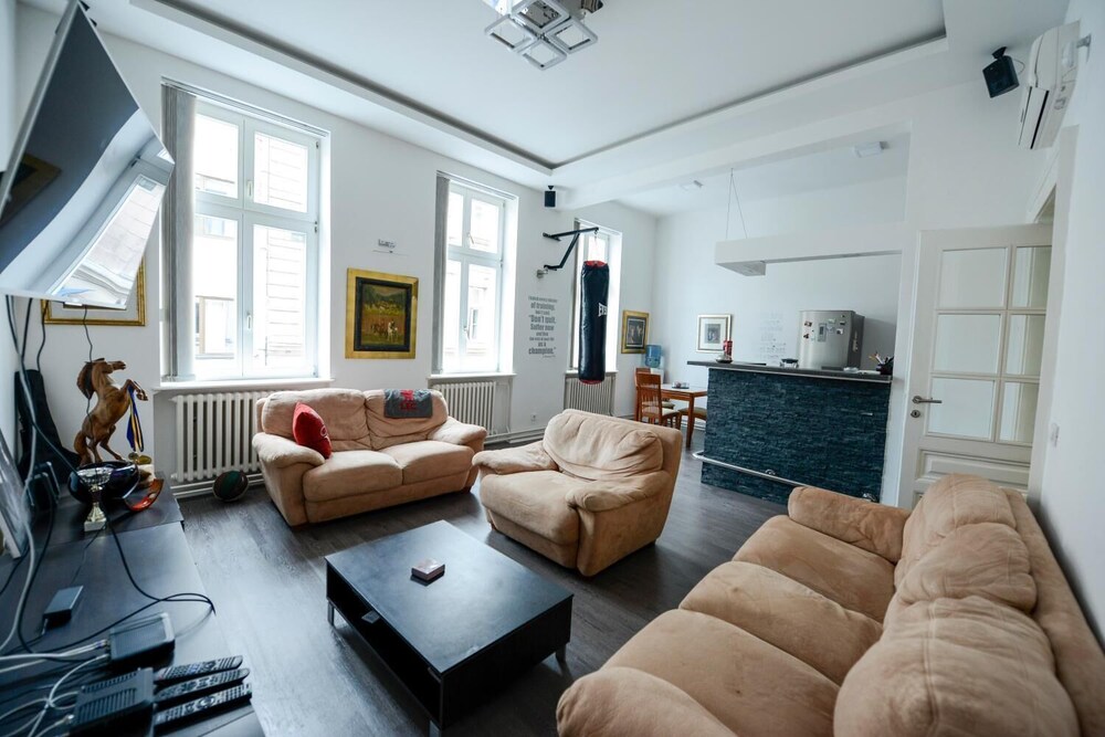 East West — 4-Star Luxury Hotel in Sarajevo, Bosnia and Herzegovina