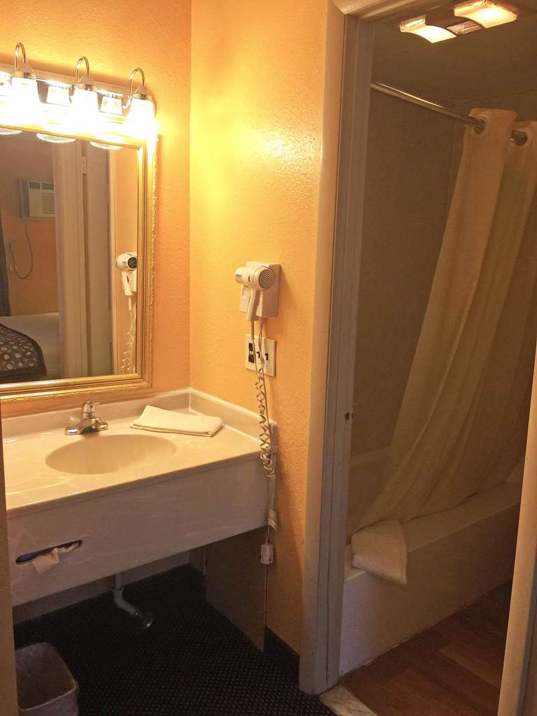 Americas Best Value Inn Pottstown - photo 11