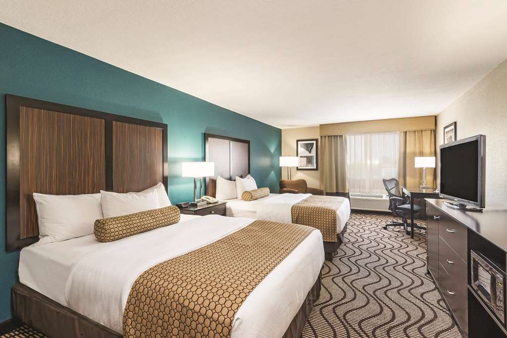 La Quinta Inn & Suites by Wyndham Boise Towne Square - photo 20
