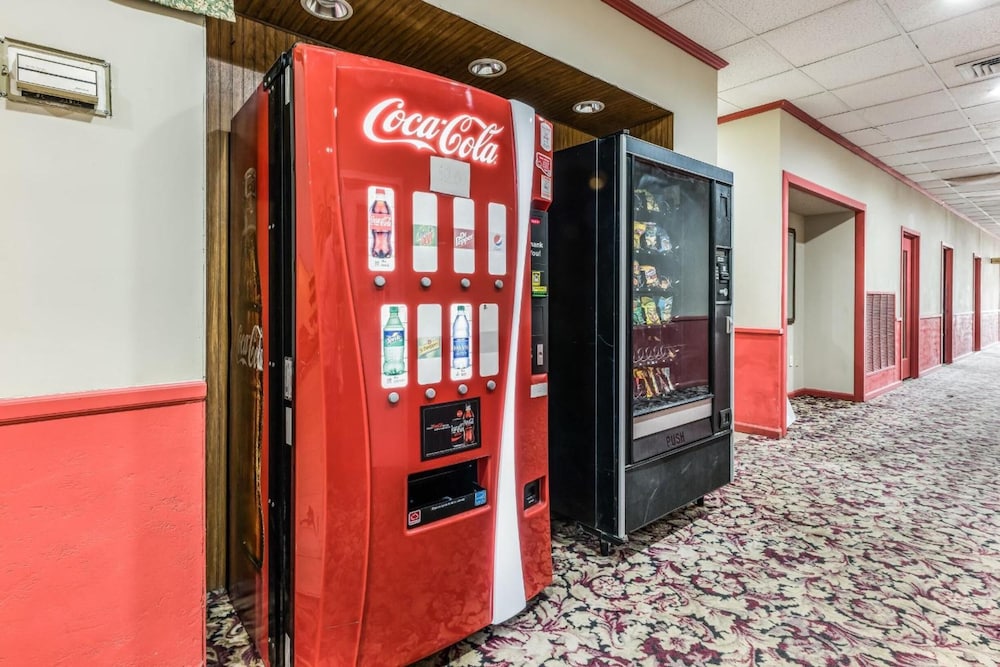 Red Carpet Inn Hazleton - photo 28