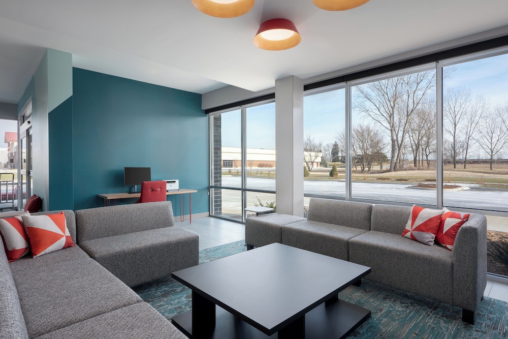 avid hotel Oak Creek by IHG - photo 50