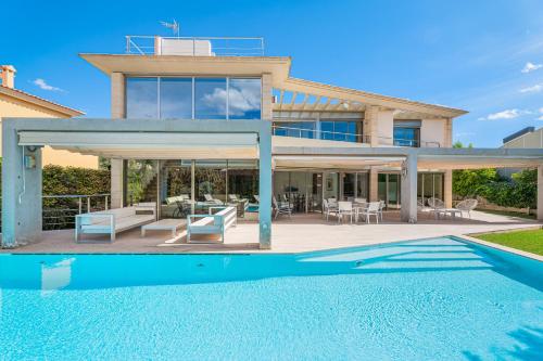 Villa Agusmar — 4-Star Luxury Hotel in Llucmajor, Spain