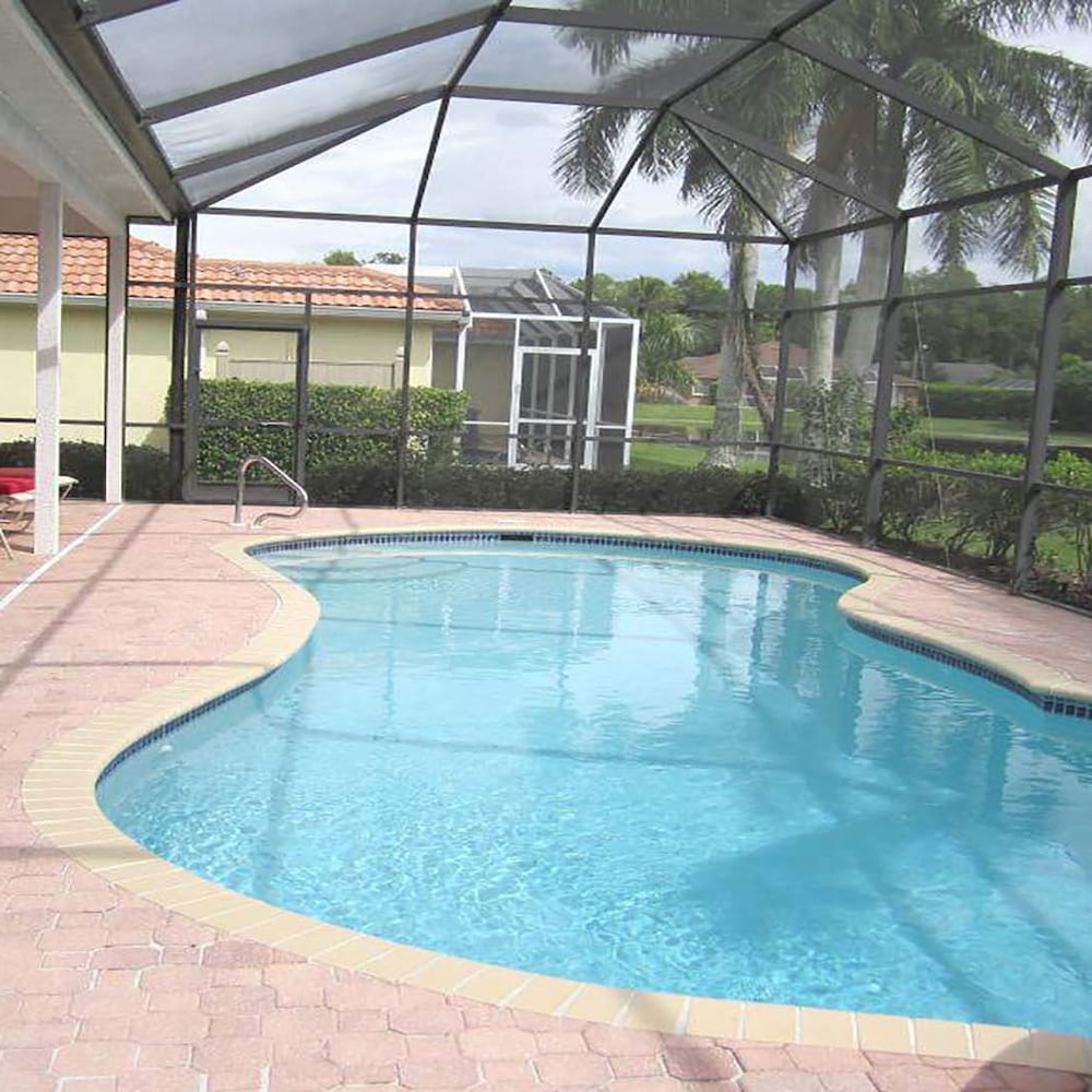 Altaira Top Location Lake View Pool Spa4 Bed in Naples, United States