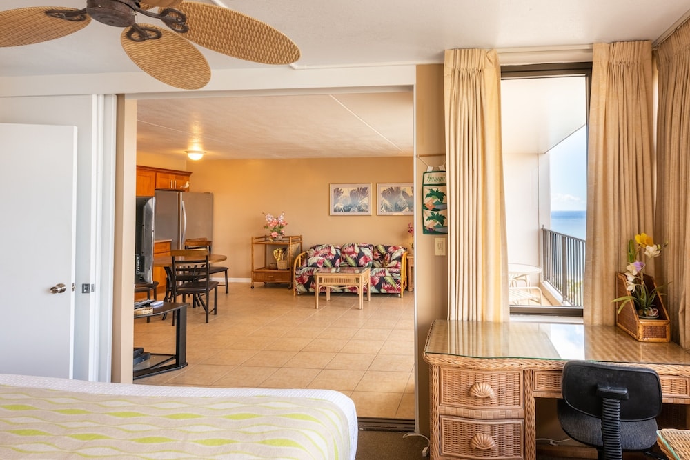 Waikiki Banyan Condo Located One Block From Waikiki Beach by Koko Resort Vacation Rentals - photo 10