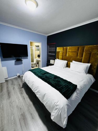 Blue Lily Haven Cape Town Self Catering Home — 4-Star Luxury Hotel in Cape Town, South Africa