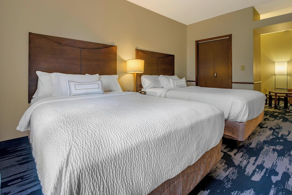 Fairfield Inn & Suites by Marriott Slippery Rock - photo 13