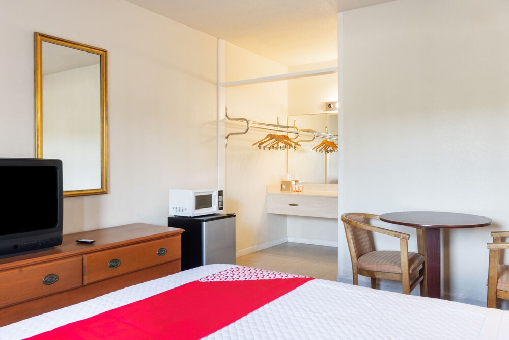 Travelers Place Inn & Suites - photo 26