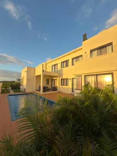 Sunset Villa — 4-Star Luxury Hotel in Flic En Flac, Mauritius
