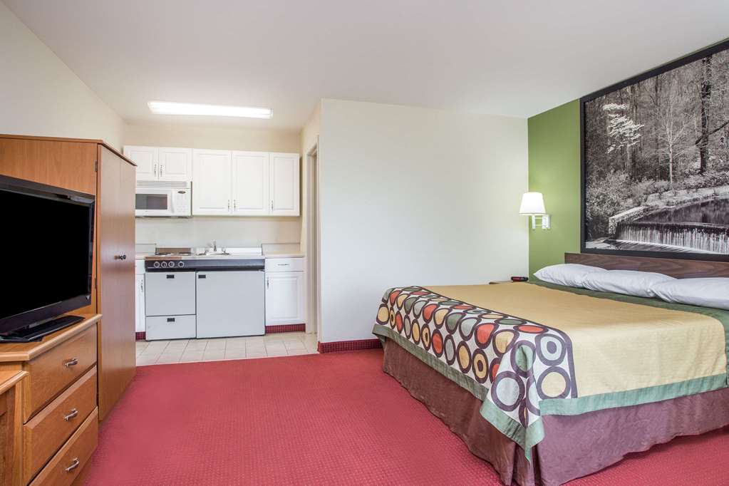 Super 8 by Wyndham Lavonia - photo 11