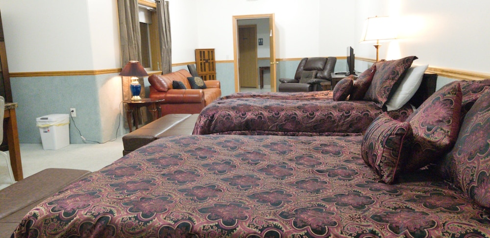 Zion's Most Wanted Hotel - photo 39