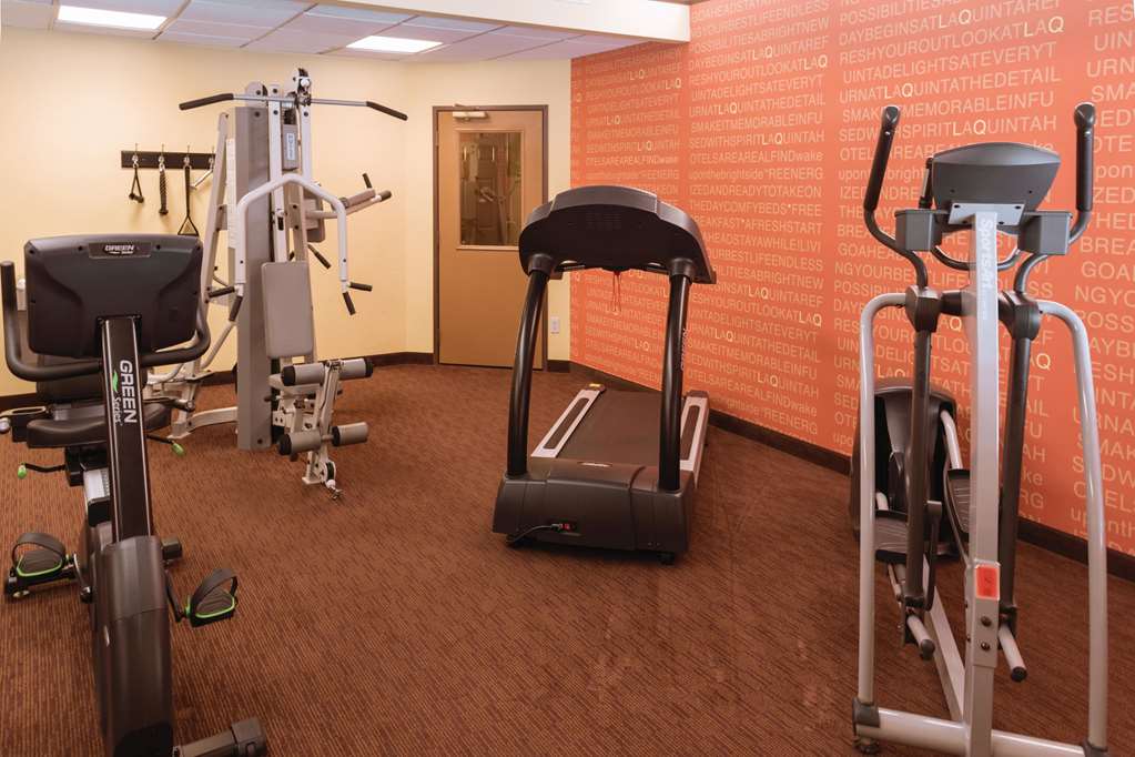 La Quinta Inn & Suites by Wyndham Atlanta Ballpark Galleria - photo 13