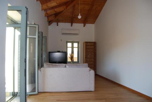 Casa Edelsy Bienvenid@s a un oasis de tranquilidad Descubre el encanto de Creta desde nuestra casa de ensueño Tranquilidad comodidad y elegancia. Explora Creta desde nuestro acogedor hogar Una escapada inolvidable te espera. — 4-Star Luxury Hotel in Neapolis, Greece