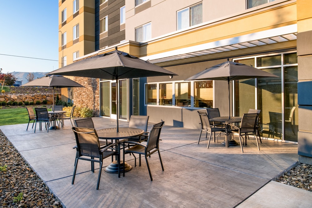 Hampton Inn Kennewick at Southridge - photo 25