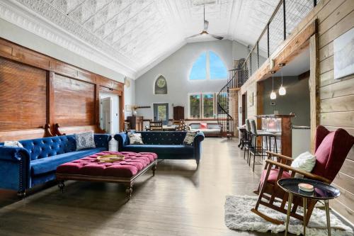 Holy Smokes What A Stay Spacious Church Convert — Sturgeon Bay