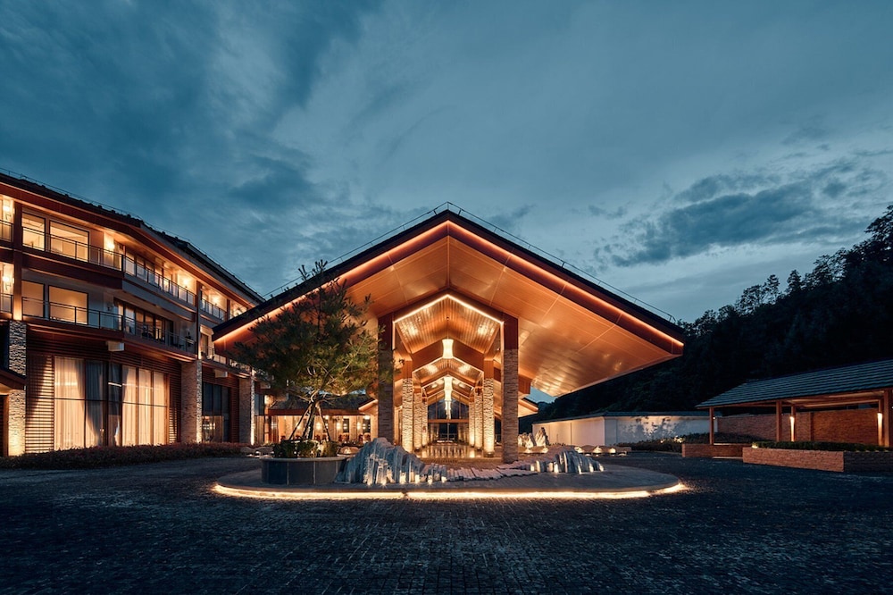 Crowne Plaza Shennongjia in Songbai, People's Republic of China