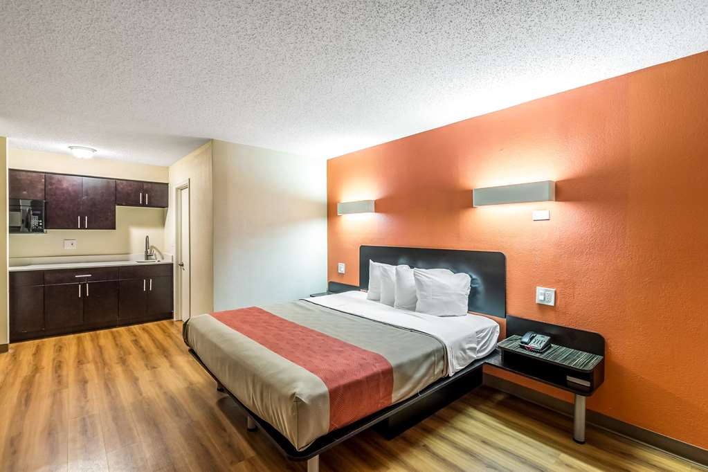 Motel 6 New Brunswick - photo 9