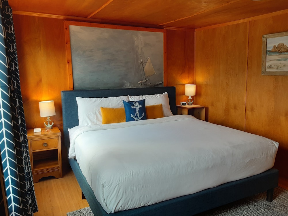 Anchor Inn Resort - photo 8