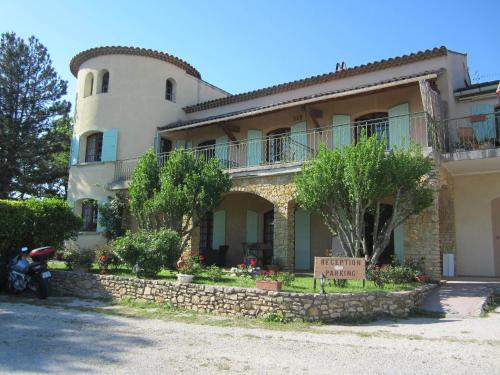 Hotel Du Comte — Suze La Rousse