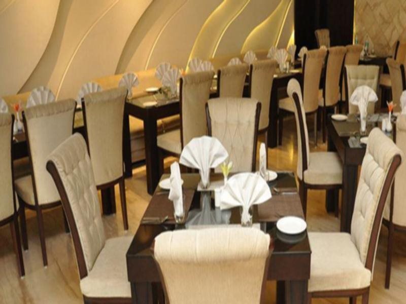 UNA Smart Radiant Plaza Hotel