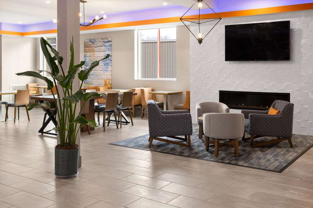 La Quinta Inn & Suites By Wyndham Williston Burlington - photo 21