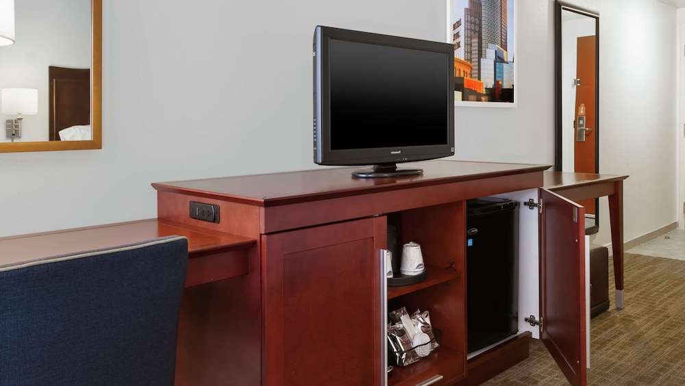 Hampton Inn Boston Peabody - photo 13