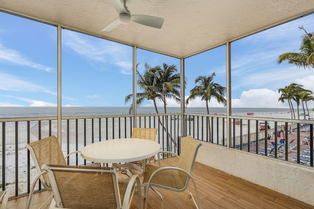 Beach Villas # 505 BOGO24 condo — 4-Star Luxury Hotel in Fort Myers Beach, United States