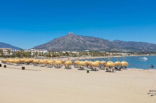 Puerto Banus Marina Banus 2br 2bth Pool Parking Marbella 2h — Marbella