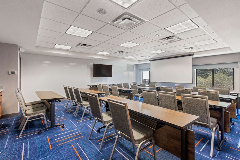 Hampton Inn & Suites Greeley - photo 48